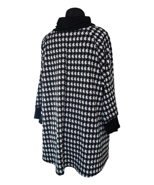 Modna tunika damska o linii trapezu - klasyczny wzór PEPITKA